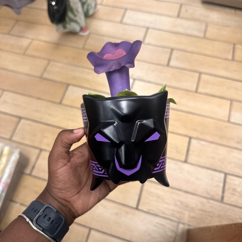 Black Panther Heart-Shaped Herb